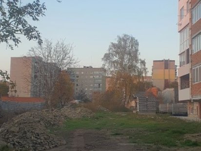 Участок з фундаментом під забудову дев'ятиповерхівки Кам'янець-Подільський
