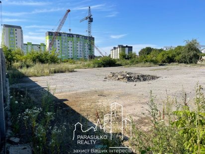 Продам чудову земельну ділянку в місті Каменец-Подольский