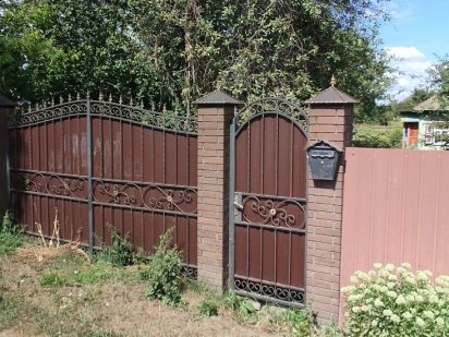 Земельна ділянка з частиною будинку Конотоп