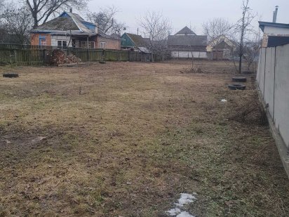 Продам ділянку землі по вул. Дружба Лубни