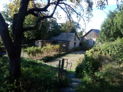 дом продам, сдам Марганец и земельный участок,сад. Марганец