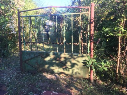 Дачна ділянка, дачний будинок(цегла), цоколь-гараж (бетон), мансарда Мукачеве