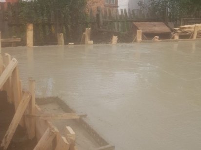 Земельна ділянка з фундаментом і чорновою підлогою. центр мІста Звягель