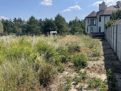 Продам Ділянку на Стожарах. Заведені комунікаціі. Скважина.