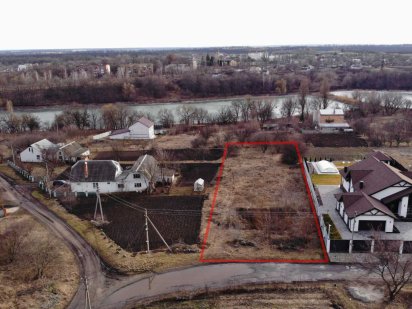 Продам земельну ділянку над озером 0.2 га Сміла вул. Ягідна район РПЗ Сміла