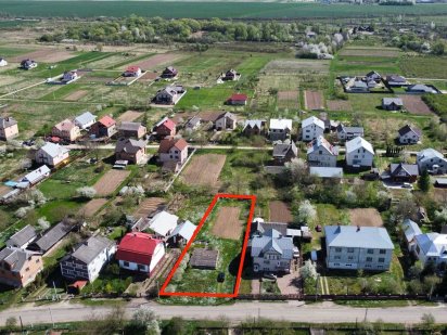 Продається  земельна ділянка розміром
0.15 га в с.Добрівляни Стрый