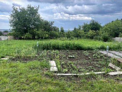 Ділянка з дачним будиночком в Дубово Хмельницький