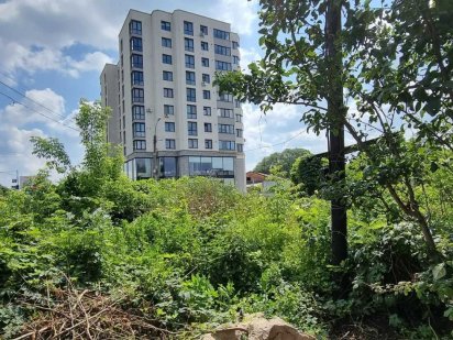 PV Продається ділянка в центрі міста