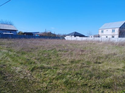 Продаю земельну ділянку на Залізничному селищі