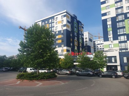 Буча продаж ділянки для бізнесу.