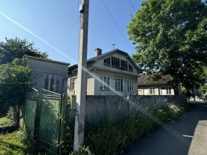 Земельна ділянка в Микитинцях з будинком під реконструкцію або знос Ивано-Франковск