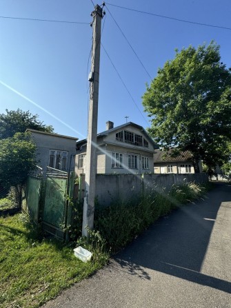 Земельна ділянка в Микитинцях з будинком під реконструкцію або знос - фото 1