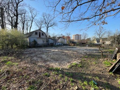 Ділянка 10 соток в районі Академії під приватний будинок