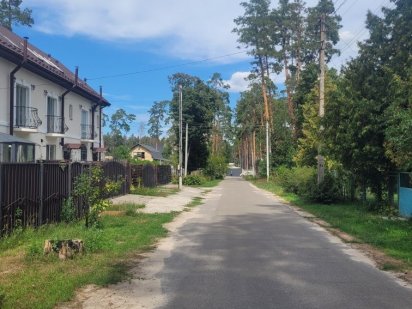 Ділянка район 9 лінії з видом на ліс Ирпень