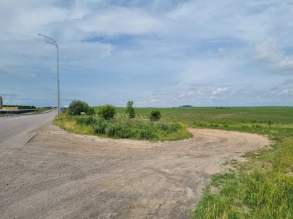 Продам фасадну ділянку 1га по трасі Київ-Чоп  80 000$ Рівне