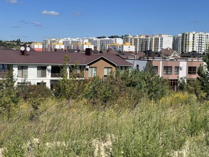 Продам ділянку на Щасливому Ровно