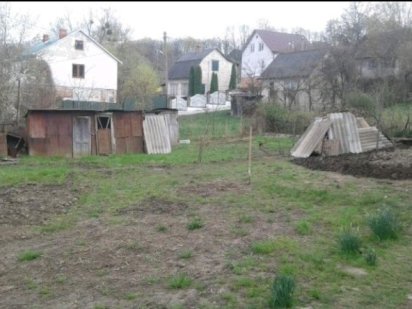 Продається дача в жилому районі Черновцы