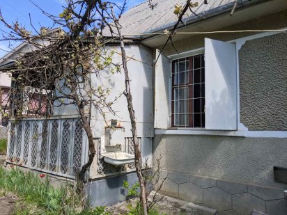 Продам дачну ділянку з домом Черновцы