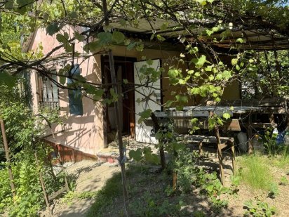 Дача Чернівці Продам2 дачні земельні ділянки,загальна площа 9,2 сотки. Чернівці