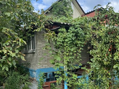 Русанівські сади. 29 садова вул. Земельна ділянка з будиночком. Киев