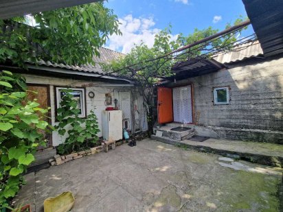 продам у часток под постройку дома . Дніпро