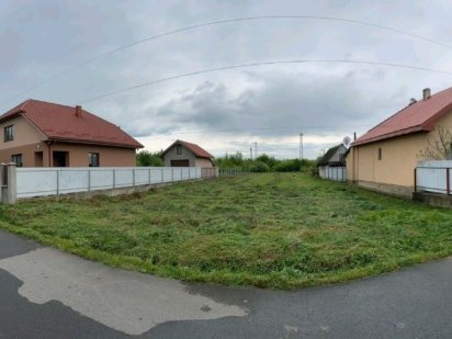 Терміново продаеється 10 сотин+10 садівництва, Минай!! Ужгород