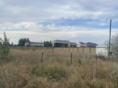 Продам участок в Кушугуме 15 соток, завена вода и электричество.