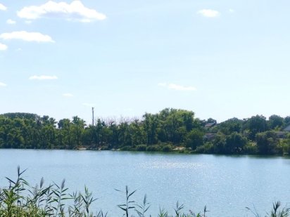 Район Олексіївка.Поруч річки.