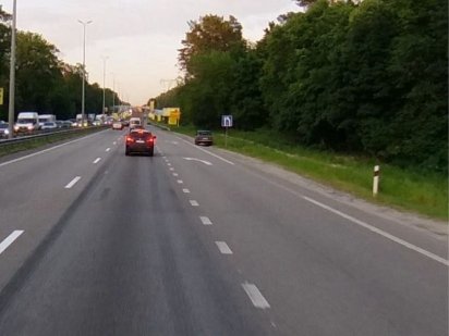 Киів, Житомирська трасса, фасад, вул Звʼязківців Киев