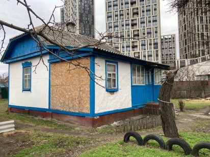 Продам участок метро славутич жк заречный Киев