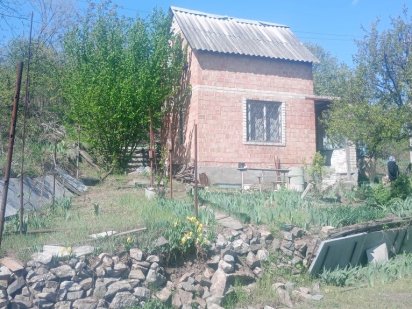 Продам дачный участок с жилым домиком Днепр