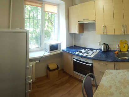 Своя 2-комн. квартира на 1 Мая 4 рядом с Парковой, комнаты раздельные. Чорноморськ