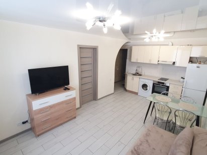 Двухкомнатная квартира студия, центр, квартиры по суточно подобово Миколаїв