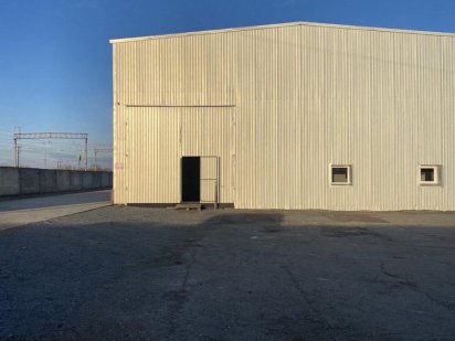 Здам частину території в оренду з ангаром та власною підїздною колією Звягель