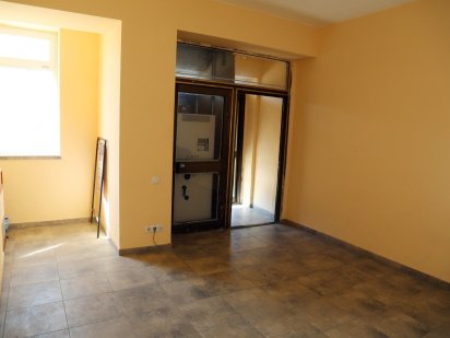 Приміщення під магазин ,офіс, центр. Звягель