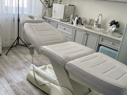 Сдам кабинет с мебелью  без кушетки Українка