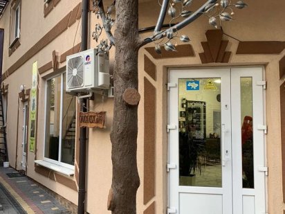 Оренда приміщення 40 м 2  в центрі Хотина Хотин