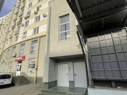 Оренда комерція офіс центр вул. Мазепи 72 (Флагман) Івано-Франківськ