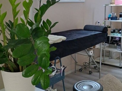 Робоче місце перукаря , бровіста, лешмейкера, майстра манікюру Ирпень