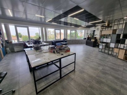 Сучасний офіс в новому будинку.З меблями.Не великі комунальні. Оренда. Полтава