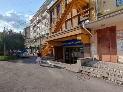Здається приміщення в центрі Рівне