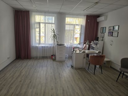 Суборенда кабінету в центрі Черкаси