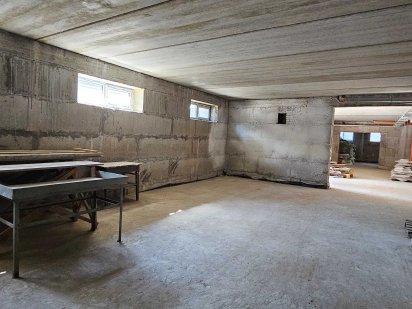 Оренда приміщення під інтернет магазин,  з складом і офісами. Киев