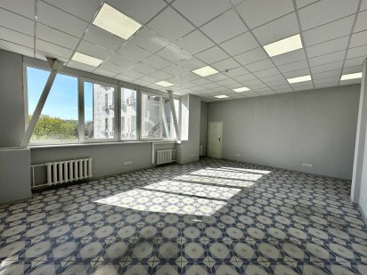 Офис в БЦ, 2 кабинета, 74 м.кв., генератор, метро Дорогожичи Київ
