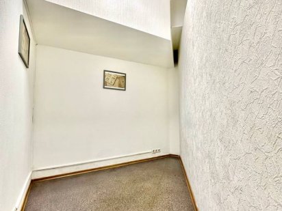 Аренда маленький кабинет офис 4м2 рабочее место юр.адрес  Левобережная Київ