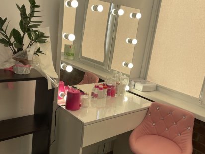 Робоче місце бровиста, візажиста, майстра по зачісках Львів