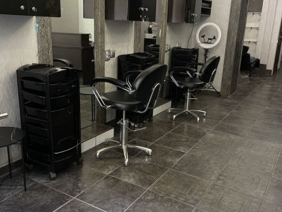 Оренда перукарського крісла / оренда кушетки Львов