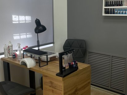 Сдам рабочее место мастеру маникюра Харків