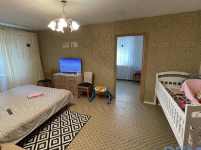 Продам 2-хком на Космонавтов