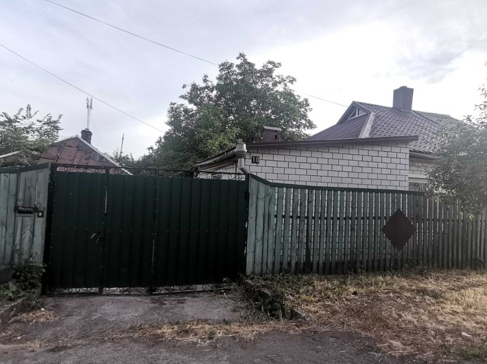 Продам будинок 1/2 в центрі міста - фото 1